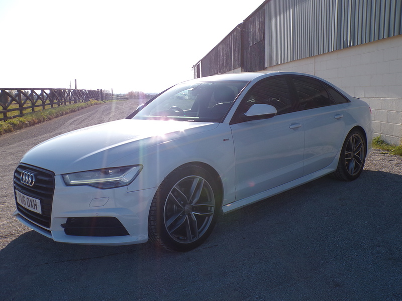 Audi A6 Saloon TDI ultra Black Edition - U1946