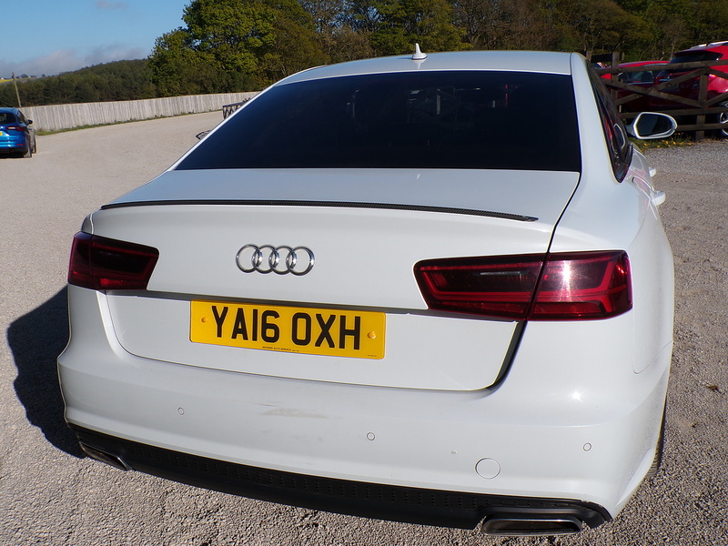 Audi A6 Saloon TDI ultra Black Edition - U1946
