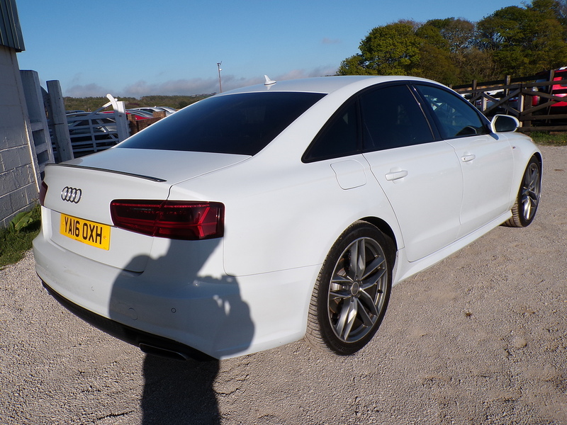 Audi A6 Saloon TDI ultra Black Edition - U1946