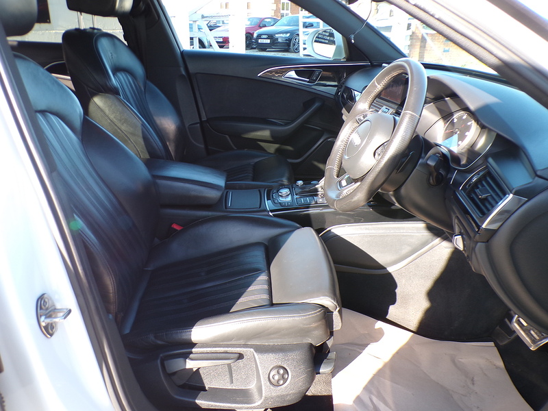 Audi A6 Saloon TDI ultra Black Edition - U1946