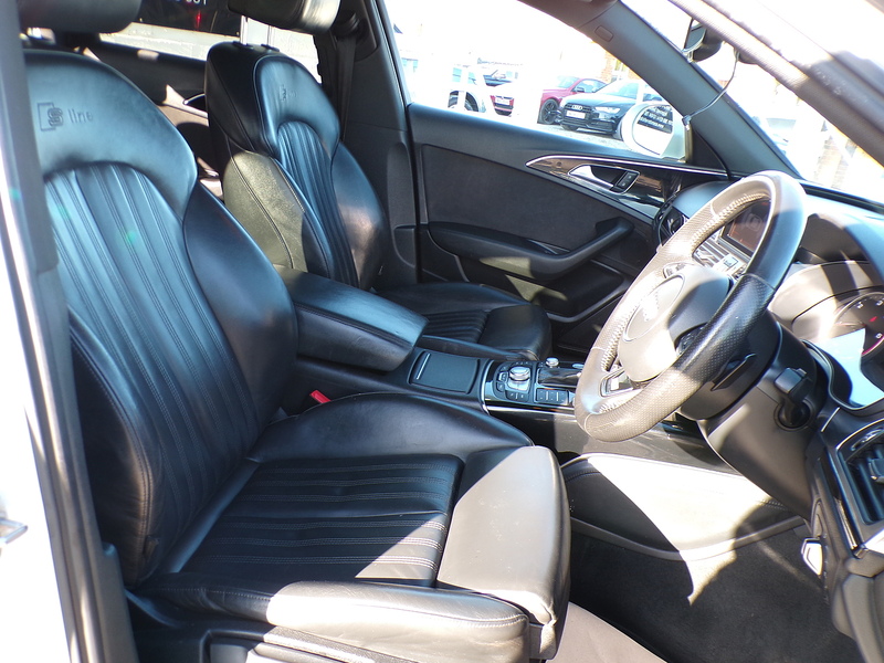 Audi A6 Saloon TDI ultra Black Edition - U1946