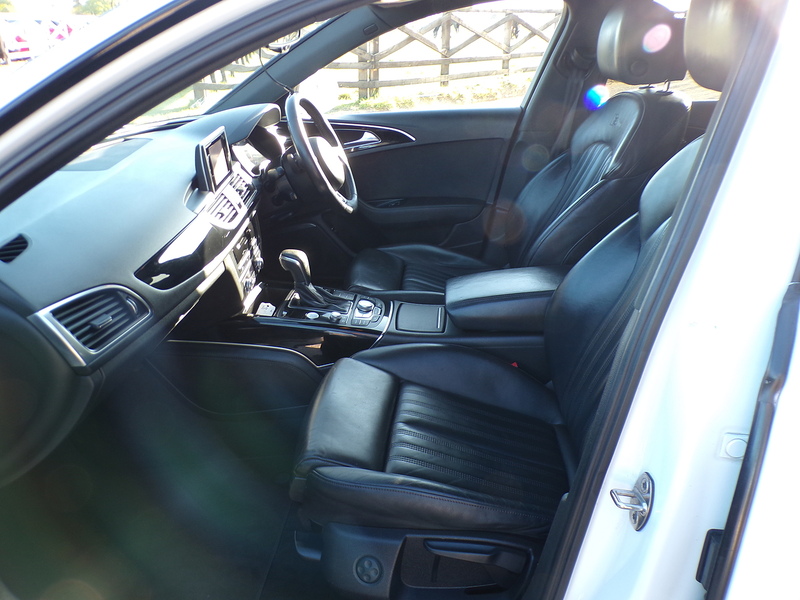 Audi A6 Saloon TDI ultra Black Edition - U1946