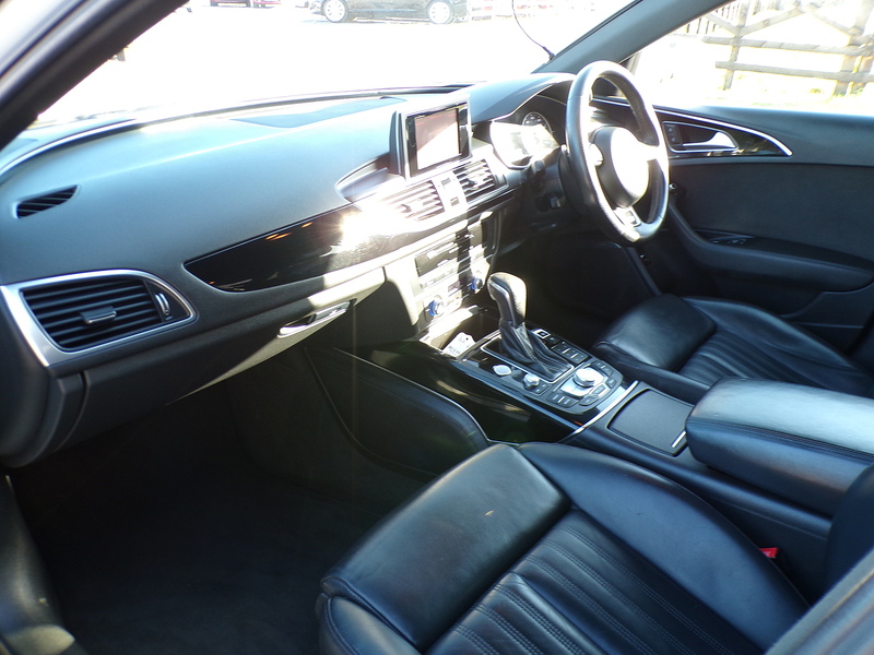 Audi A6 Saloon TDI ultra Black Edition - U1946