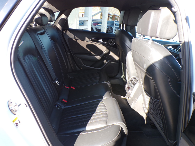 Audi A6 Saloon TDI ultra Black Edition - U1946
