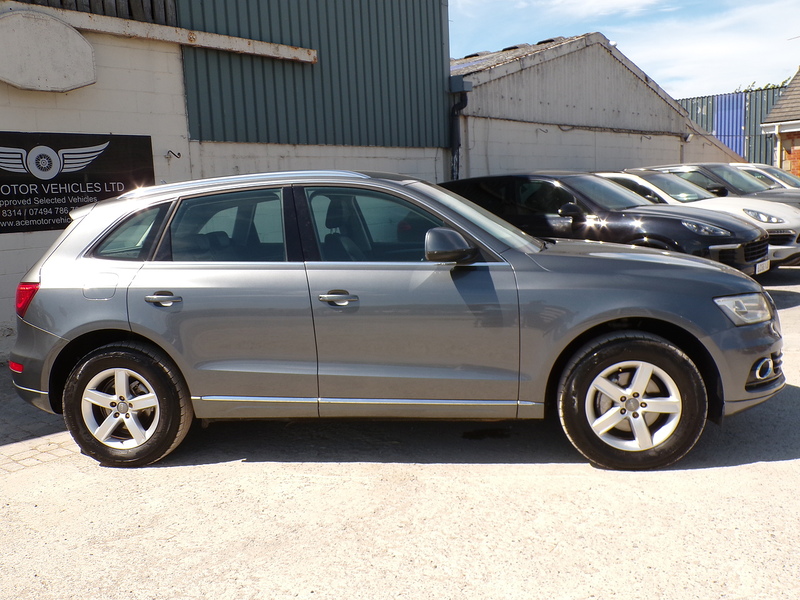 Audi Q5 TDI SE - U1947