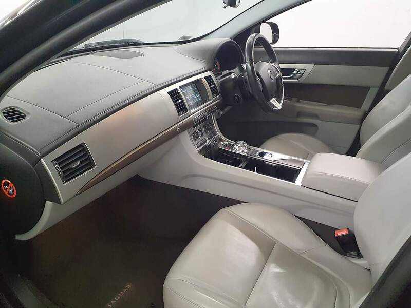 Jaguar XF d Luxury - U1954