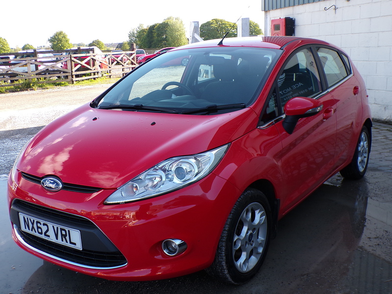 Ford Fiesta Zetec - U1974