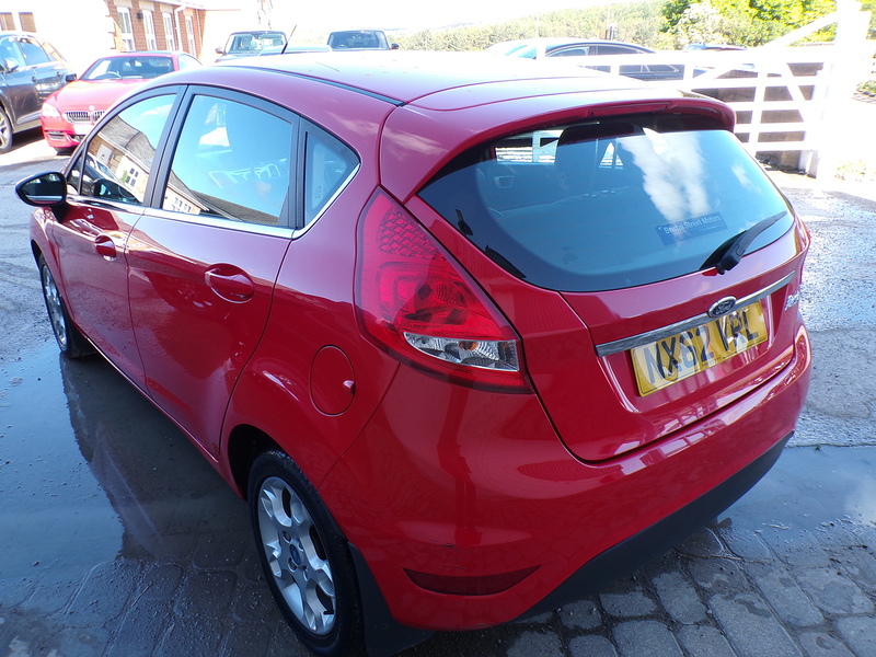 Ford Fiesta Zetec - U1974