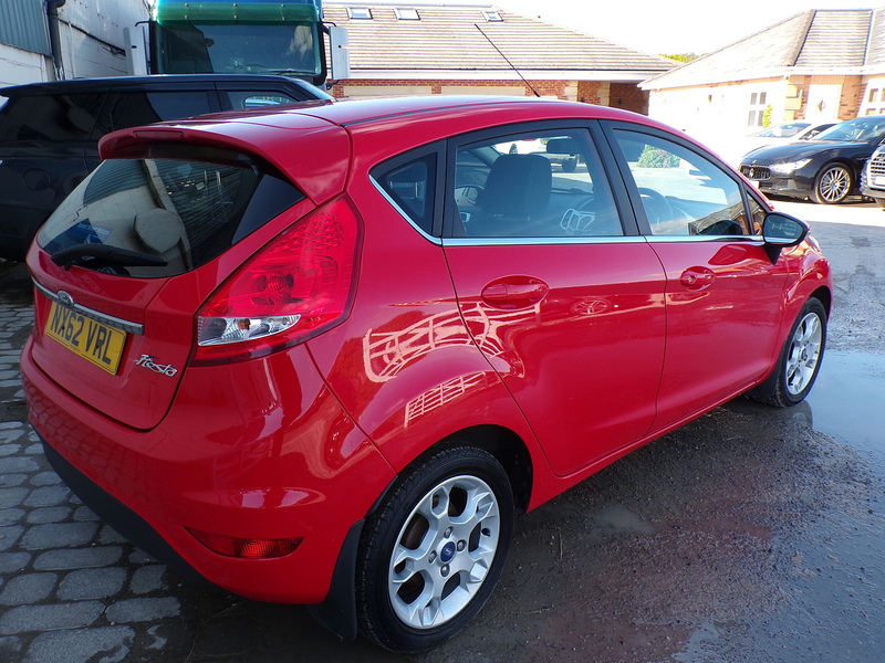 Ford Fiesta Zetec - U1974