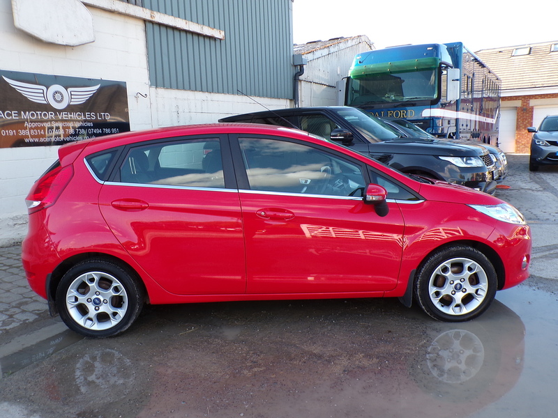 Ford Fiesta Zetec - U1974