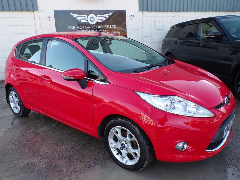 Ford Fiesta Zetec - U1974