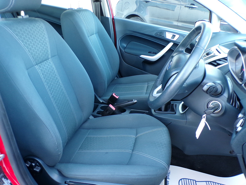 Ford Fiesta Zetec - U1974