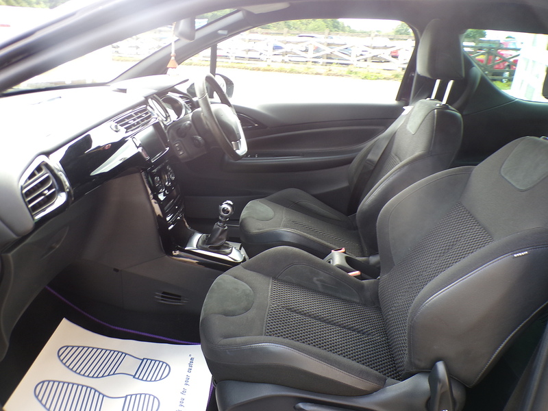 DS AUTOMOBILES DS 3 BlueHDi Prestige - U1988