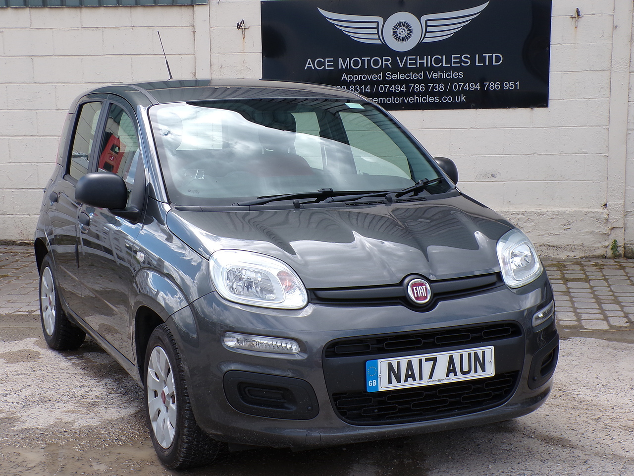2017 Fiat Panda thumbnail 2
