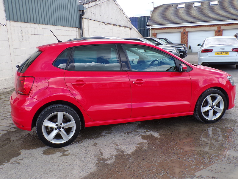 Volkswagen Polo TDI BlueMotion Tech SEL - U1995