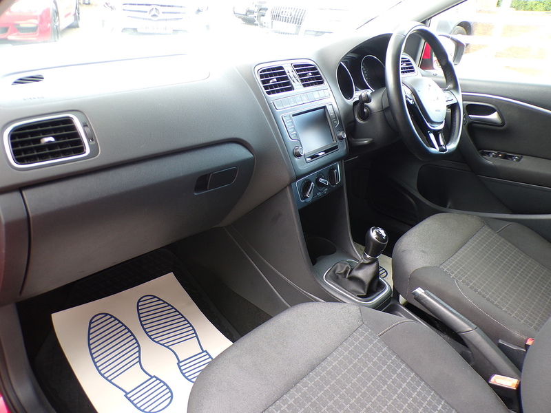 Volkswagen Polo TDI BlueMotion Tech SEL - U1995