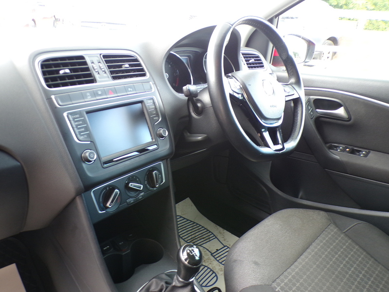 Volkswagen Polo TDI BlueMotion Tech SEL - U1995