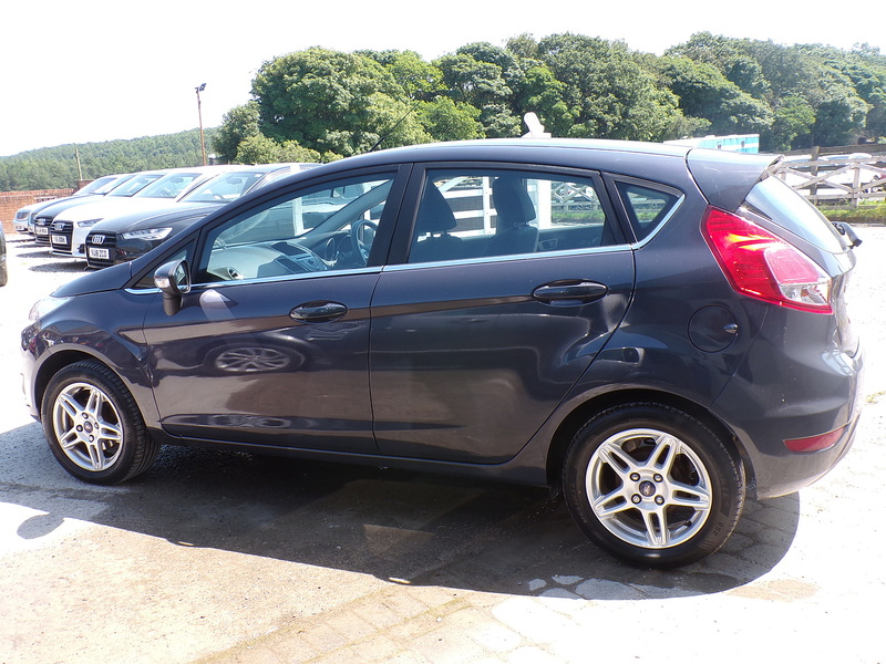 Ford Fiesta Zetec - U1999