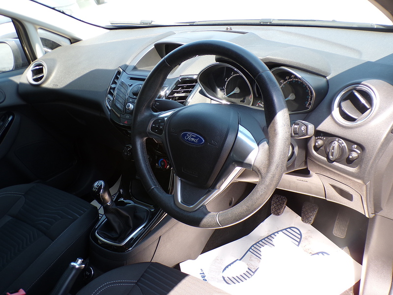 Ford Fiesta Zetec - U1999