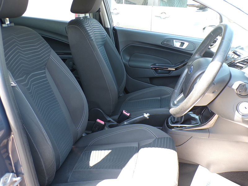 Ford Fiesta Zetec - U1999