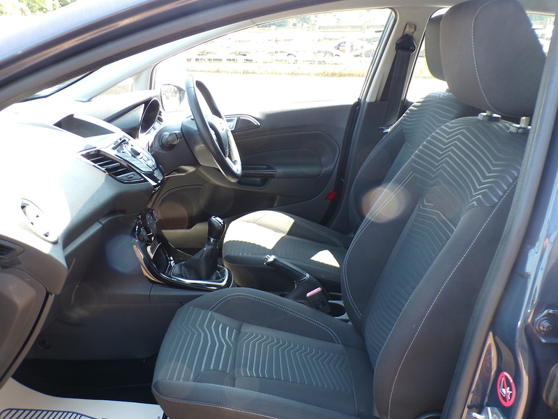 Ford Fiesta Zetec - U1999