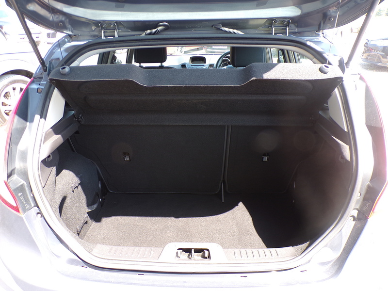Ford Fiesta Zetec - U1999