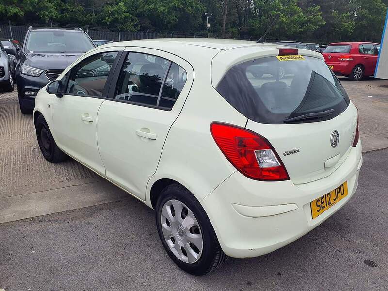 Vauxhall Corsa Exclusiv - U2001