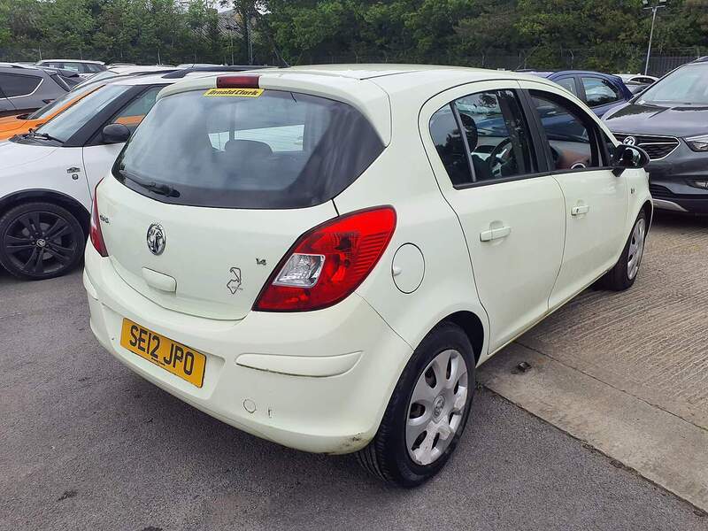Vauxhall Corsa Exclusiv - U2001