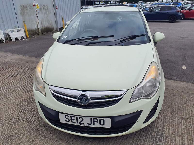 Vauxhall Corsa Exclusiv - U2001