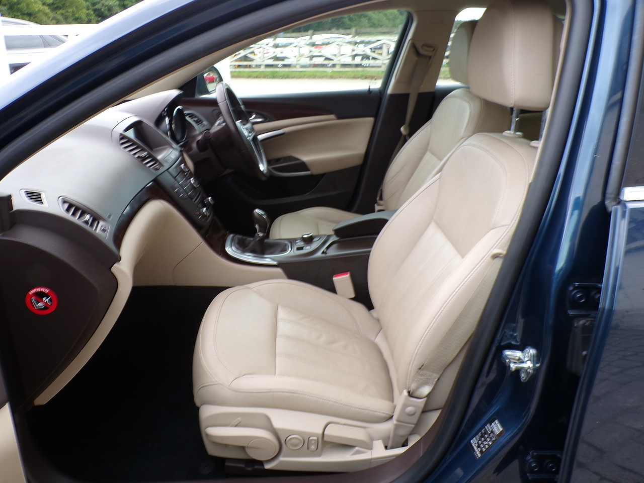 2011 Vauxhall Insignia thumbnail 12