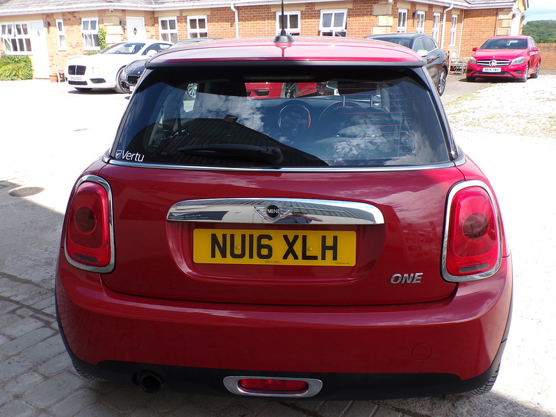 MINI Hatch One - U2003
