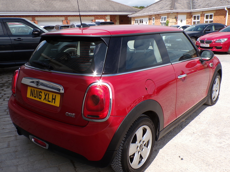 MINI Hatch One - U2003