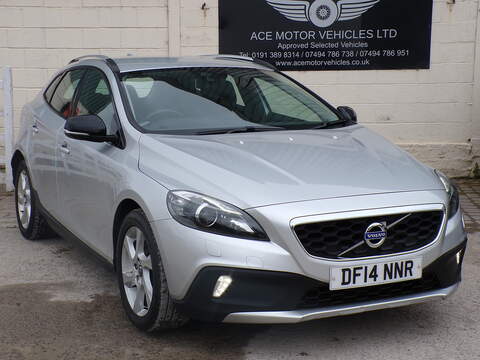 Volvo V40 Cross Country 1.6 BlueHDi Prestige Hatchback 3dr Diesel Manual Euro 6 (s/s) (120 ps)
