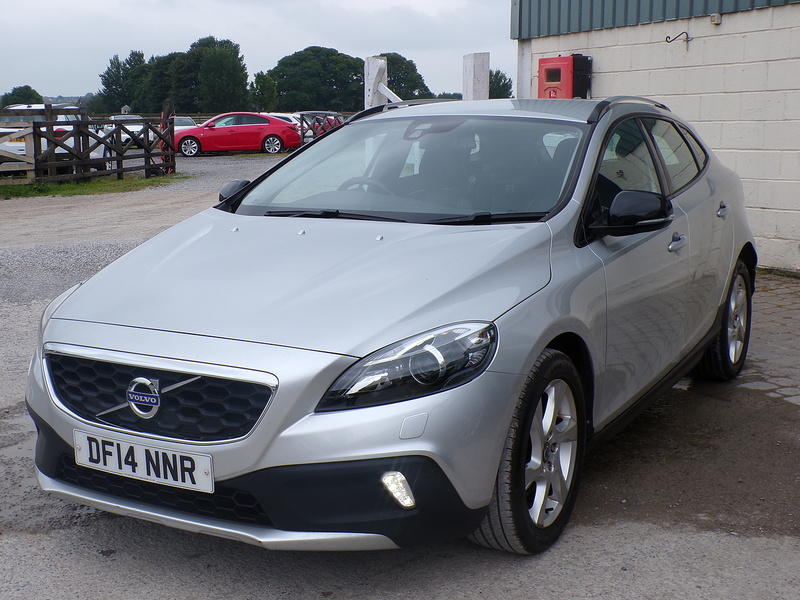 Volvo V40 Cross Country D2 Lux - U2005