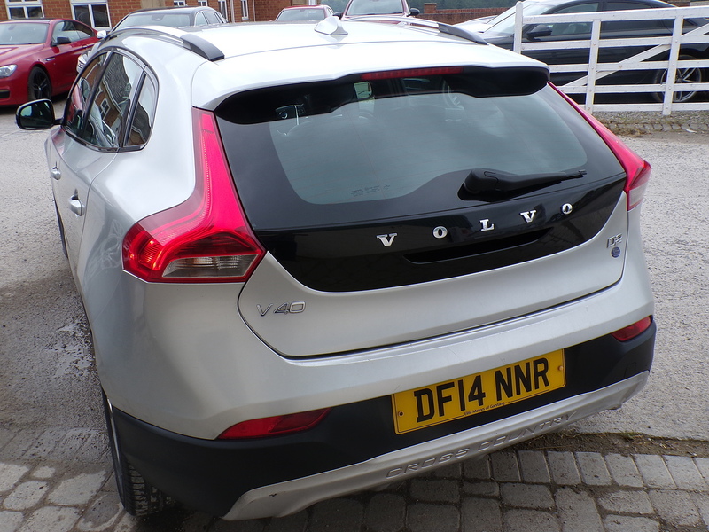 Volvo V40 Cross Country D2 Lux - U2005
