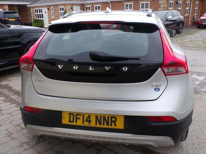 Volvo V40 Cross Country D2 Lux - U2005