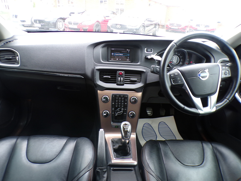 Volvo V40 Cross Country D2 Lux - U2005