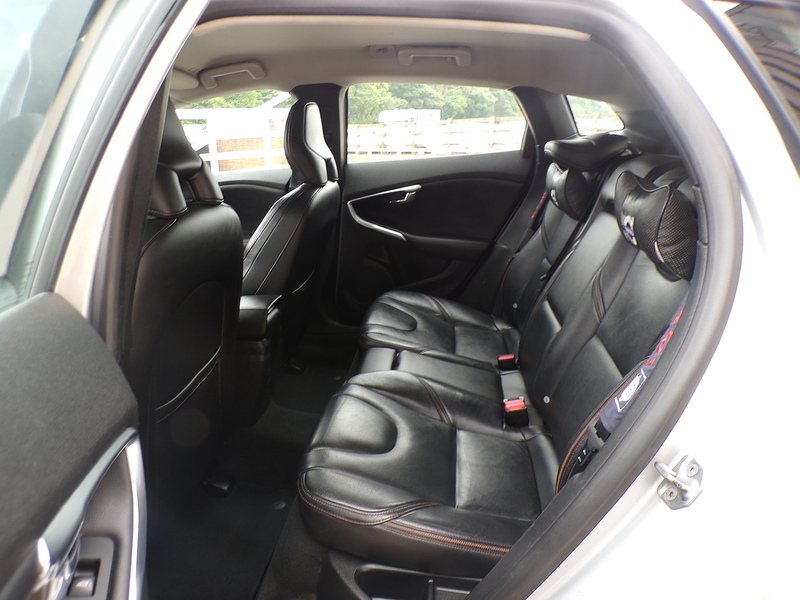 Volvo V40 Cross Country D2 Lux - U2005