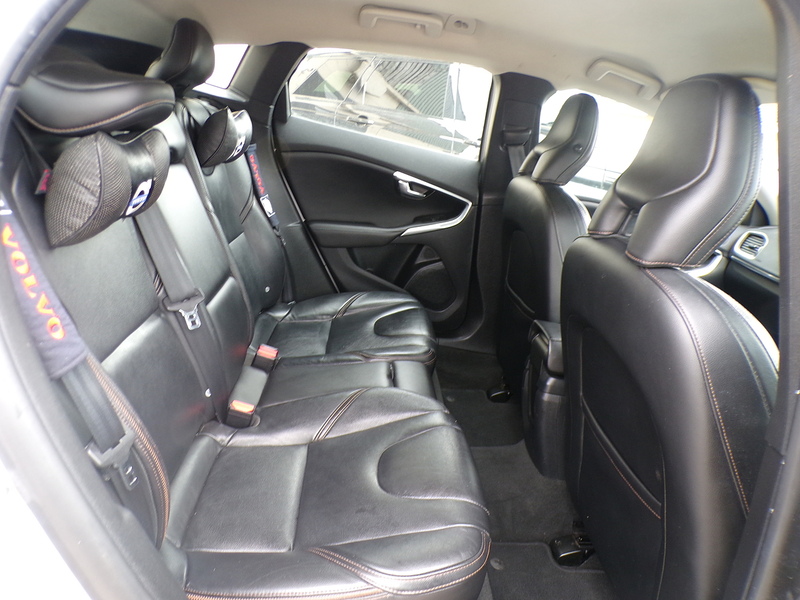 Volvo V40 Cross Country D2 Lux - U2005