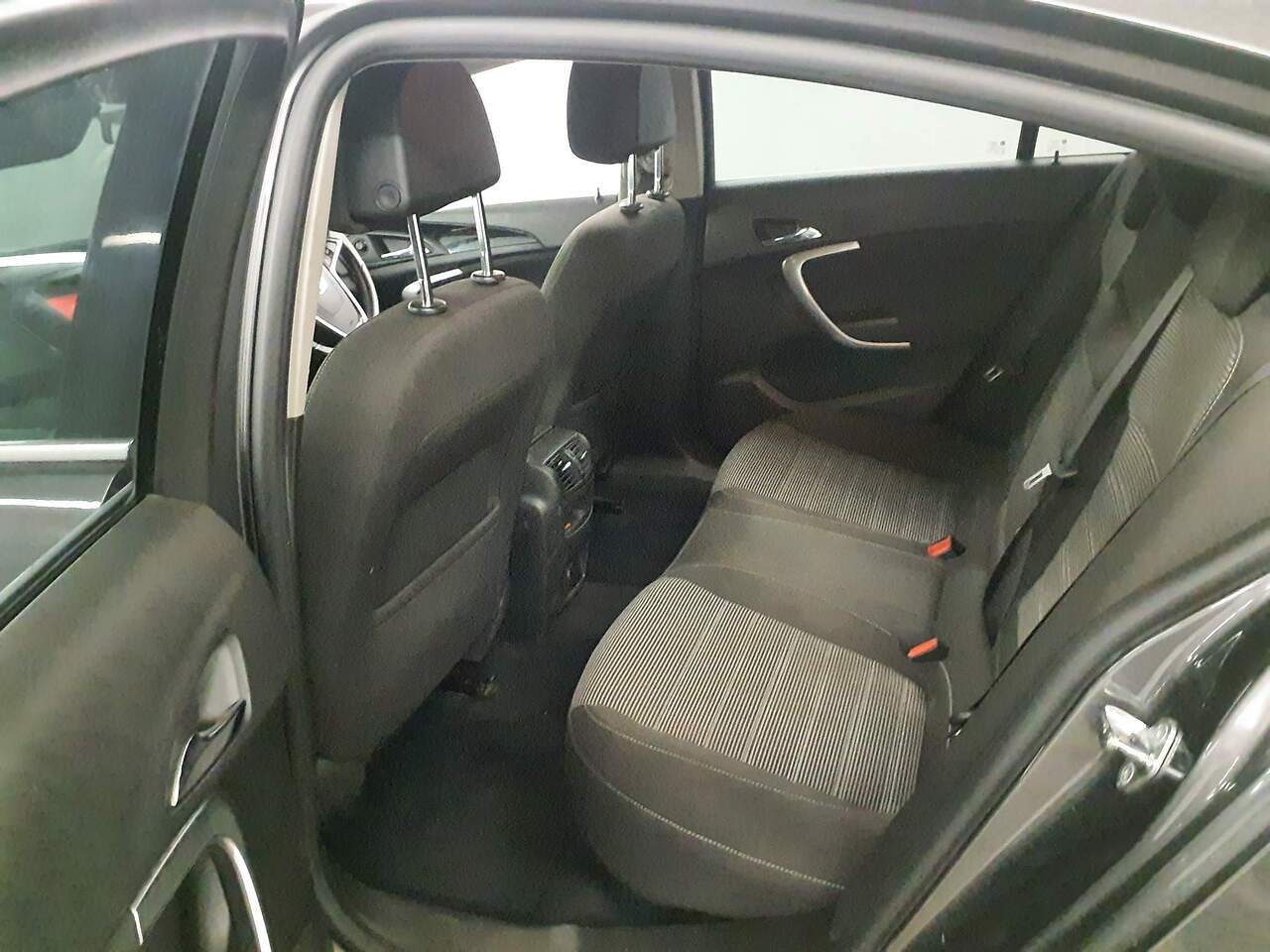 2011 Vauxhall Insignia thumbnail 9