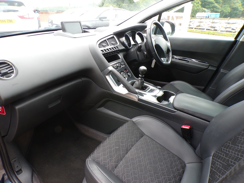 Peugeot 3008 HDi Allure - U2013