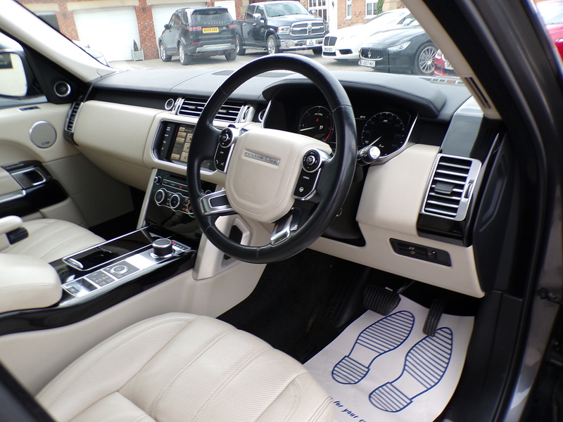 Land Rover Range Rover TD V6 Vogue SE - U2020