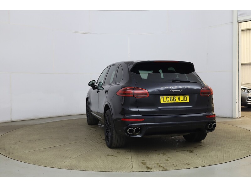 Porsche Cayenne TD V8 S - U2030