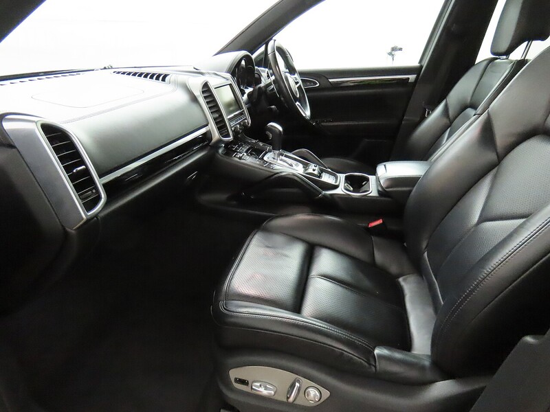 Porsche Cayenne TD V8 S - U2030