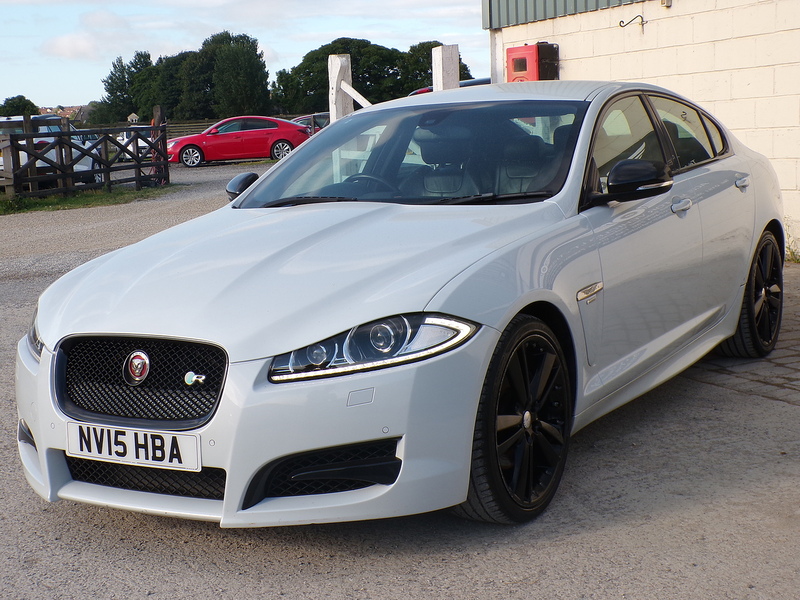 Jaguar XF d R-Sport Black - U2032
