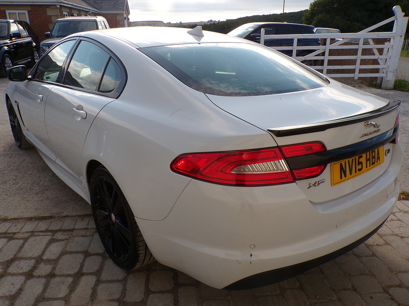 Jaguar XF d R-Sport Black - U2032