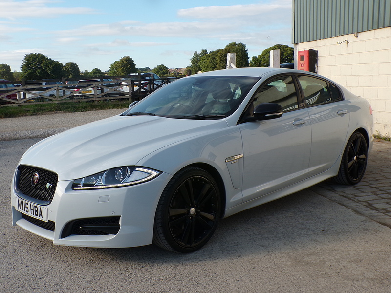 Jaguar XF d R-Sport Black - U2032