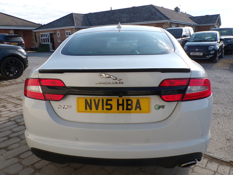 Jaguar XF d R-Sport Black - U2032