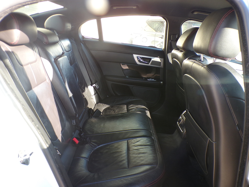 Jaguar XF d R-Sport Black - U2032