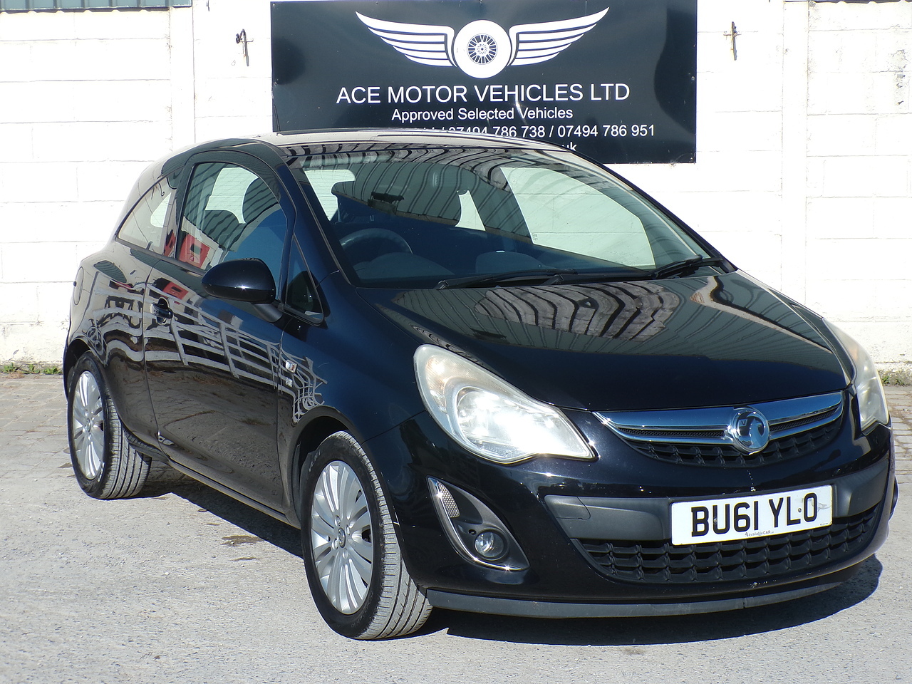 2011 Vauxhall Corsa — photo 1 of 5